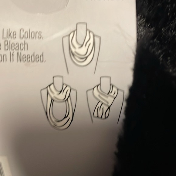 NWT!!!  West Loop Faux Scarf -OS - Picture 4 of 4